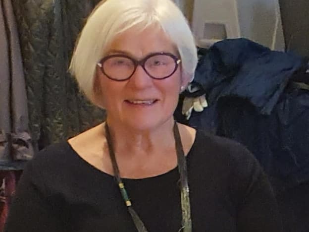 Nyvalgt leder for Tromsø pensjonistforening, Irene Valstad Simonsen  ønsket  omlag 90 medlemmer velkommen til mai- fest i Tromsø. 
