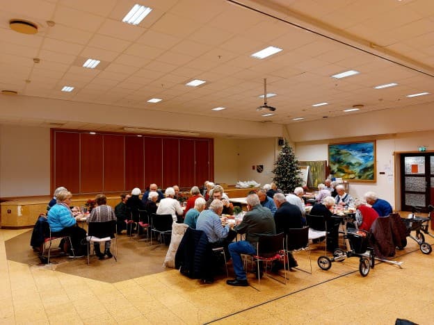 Fornøyde medlemmer på julemøte i Skjeberg