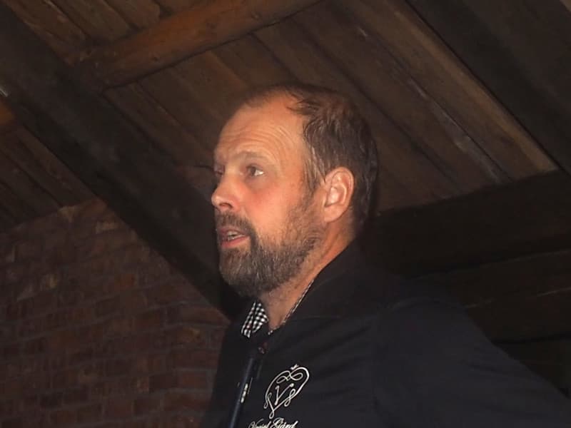 Conrad Guttormsen orienterer om Vivesøl Gård.