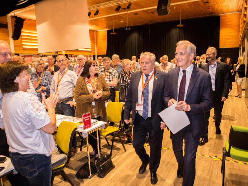 Statsminister Jonas Gahr Støre besøkte Pensjonistforbundets landsmøte i Lillestrøm. (Foto: Johnny Syvertsen)