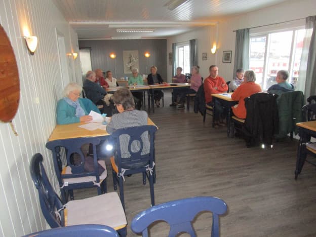 Noen av deltakere på årsmøte i Hasvik pensjonistforening