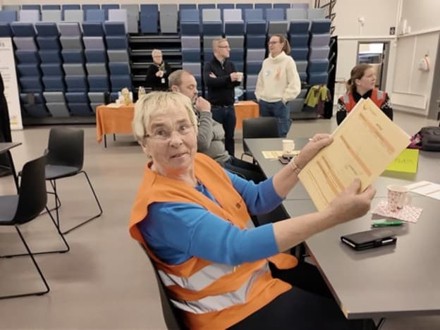 Karin Lippert er stolt av å få klart å kapre 11 avtaler med andre frivillige foreninger i Svelvik