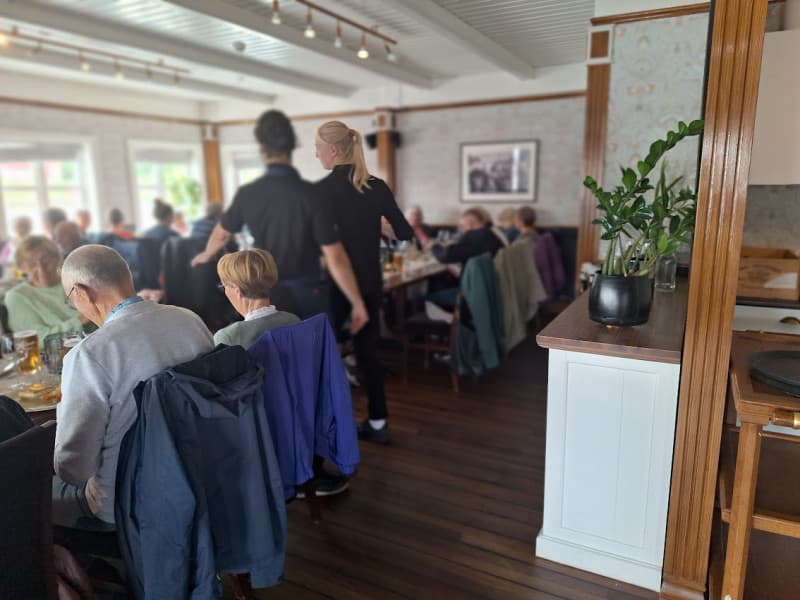 Besøket i Kabelvåg ble avsluttet med lunsj på Rorbuhotellet i Nyvågar.