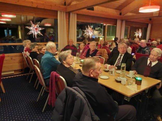 Foreningen inviterte bygdas pensjonister til juletallerken på Scandic Karasjok