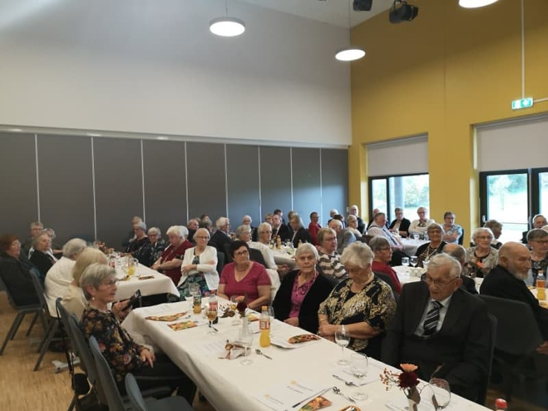 Endel av de rundt 80 medlemmene som deltok på jubileumsfesten for Sveio Pensjonistlag