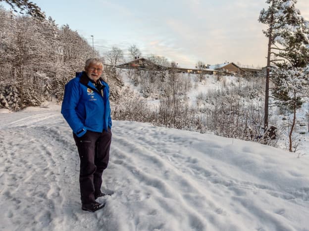 – Denne gangveien er litt for bratt for mange, sier lederen i Vinje Pensjonistlag, Asbjørn Gardsjord. TEKST OG FOTO: CHRISTIAN THOMASSEN